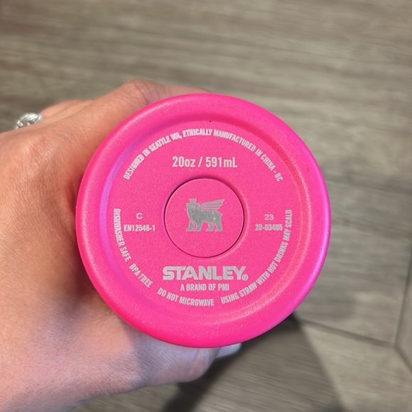 Stanley Barbie Pink 20 oz tumbler - Picture 4 of 5